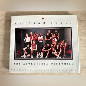 Vintage Chicago Bulls Authorized Pictorial Book